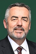 Official portrait of Darren Chester
